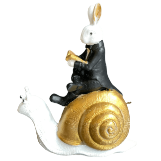 HS788-01 SALYANGOZ ÜZTÜNDE KİTAP OKUYAN TAVŞAN